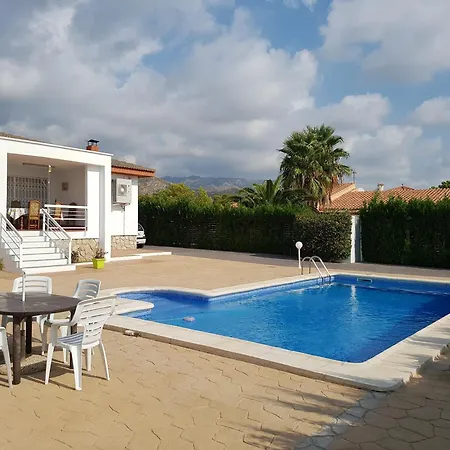 Vivienne Villa Calafat