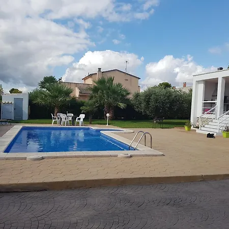 Vivienne Villa Calafat
